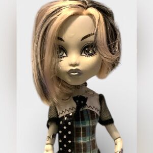 Rare Monster High Frankie Stien G1 2010 with makeover